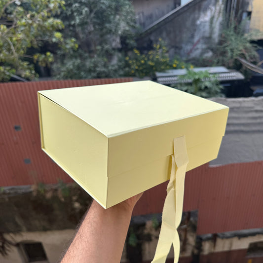 Collapsible Ribbon Trunk Hamper Box