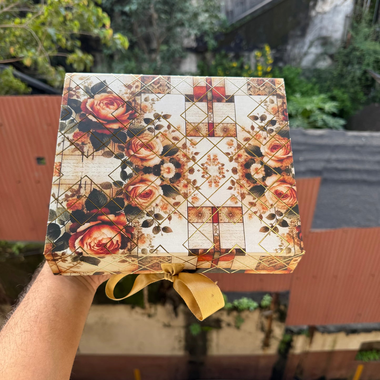 Festive Print Collapsible Ribbon Trunk Box