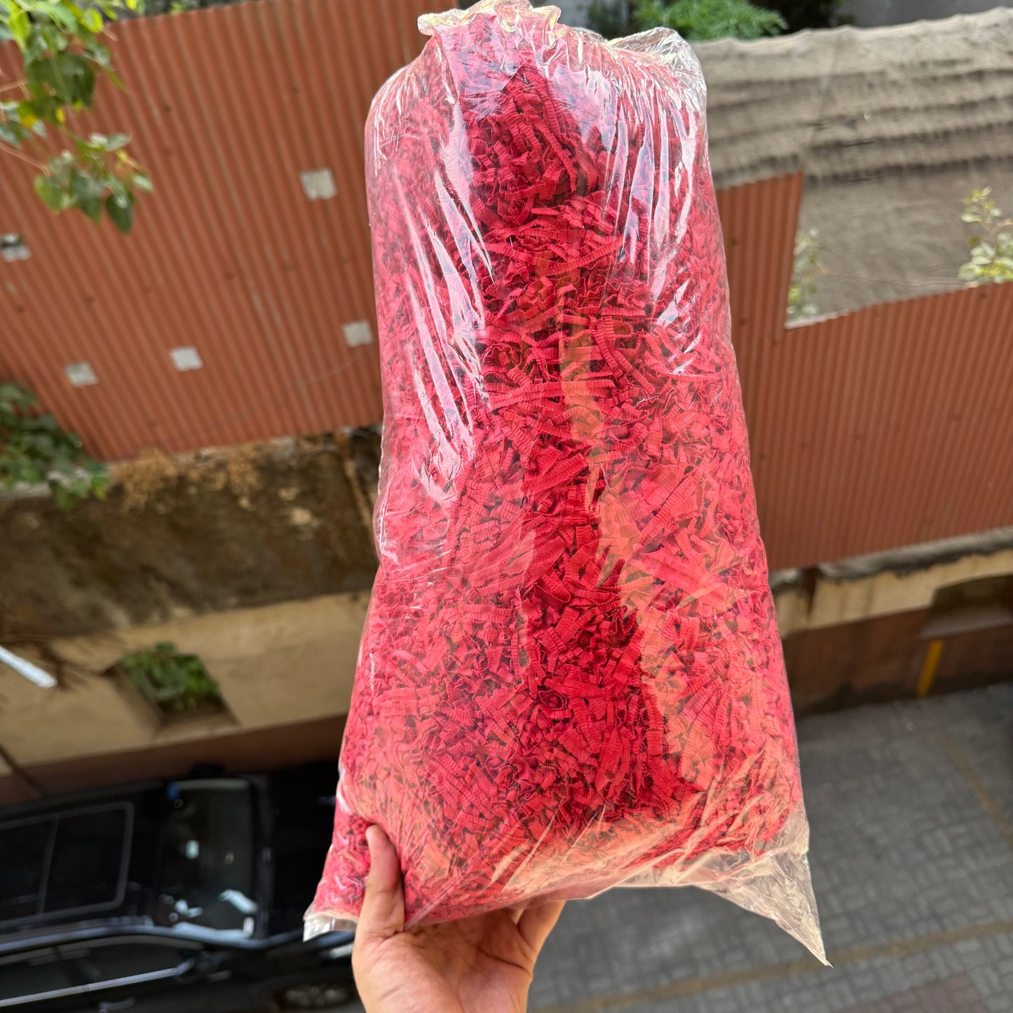 1Kg Crinkle Paper Shred