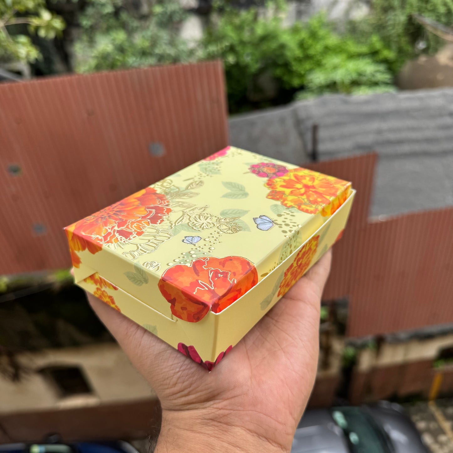 Kohinoor Collection 6Cavity Box For Chocolates / Brownies / Truffles / Candles and More with Gold Foiling Detailing (10pc) WITH Cavity