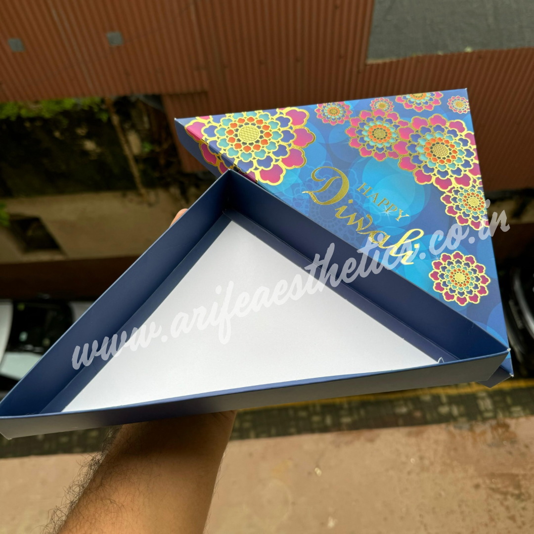 Diwali Triangle Box (10pc)
