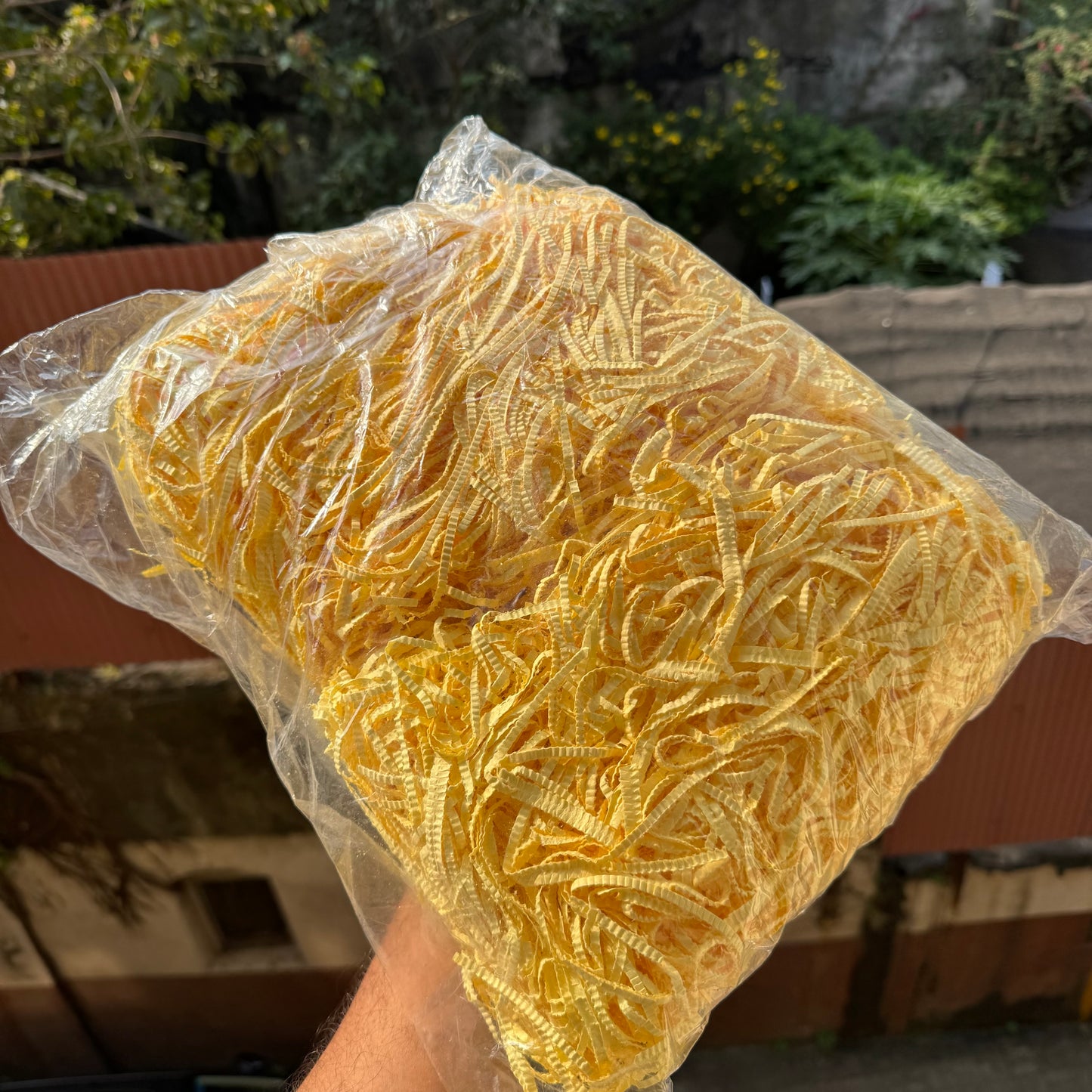 1Kg Paper Shred Butter Yellow