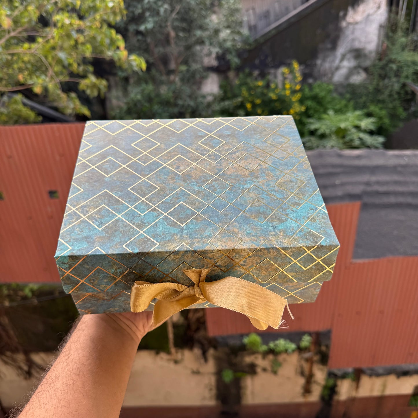 Festive Print Collapsible Ribbon Trunk Box