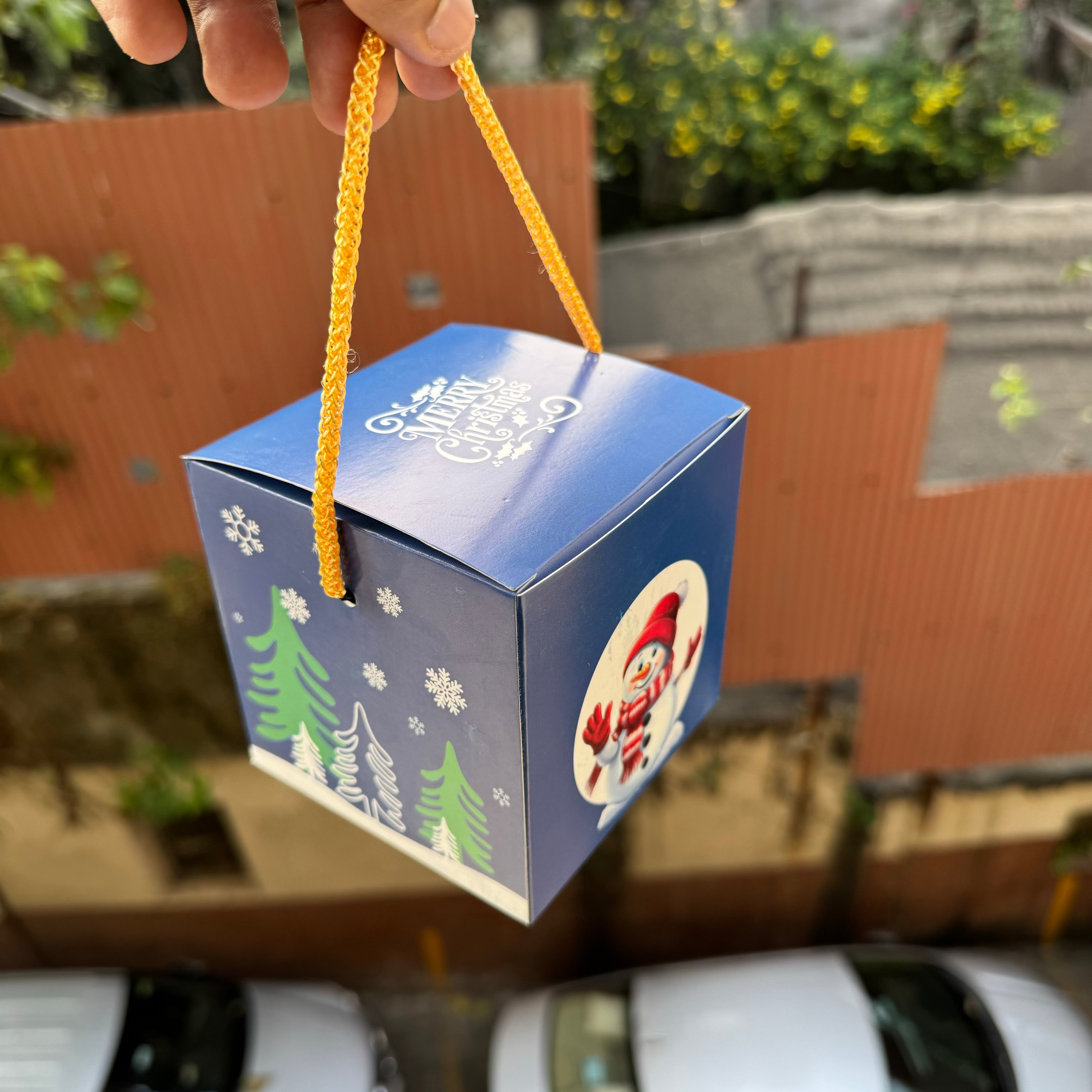 Christmas Square Chocolate Box With String (10pc)