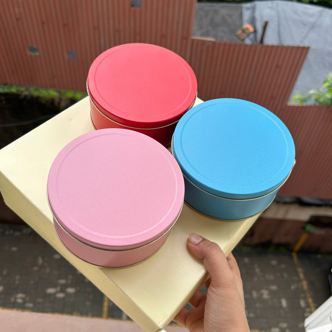 Premium Small Round Cookie Dream Tin (10pc) Pink • SDT
