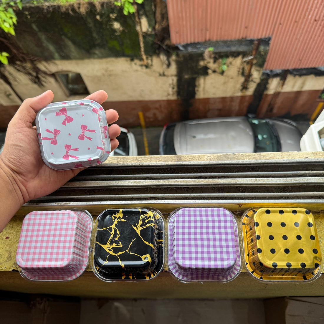 Printed Foil Bakeable Square Container With Lid ~ (10pc assorted)