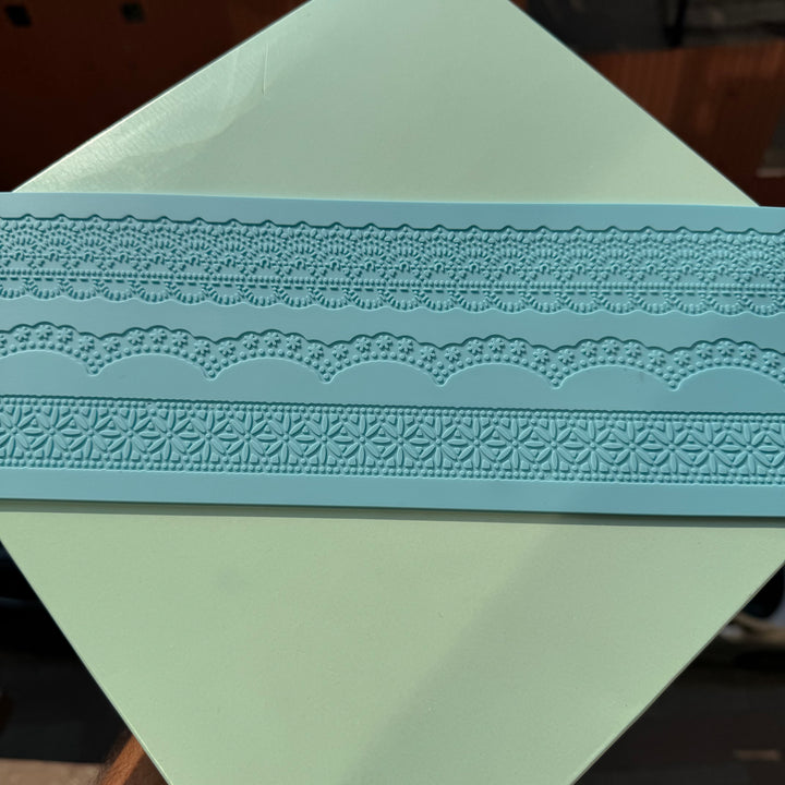 Lace Mat LBM380