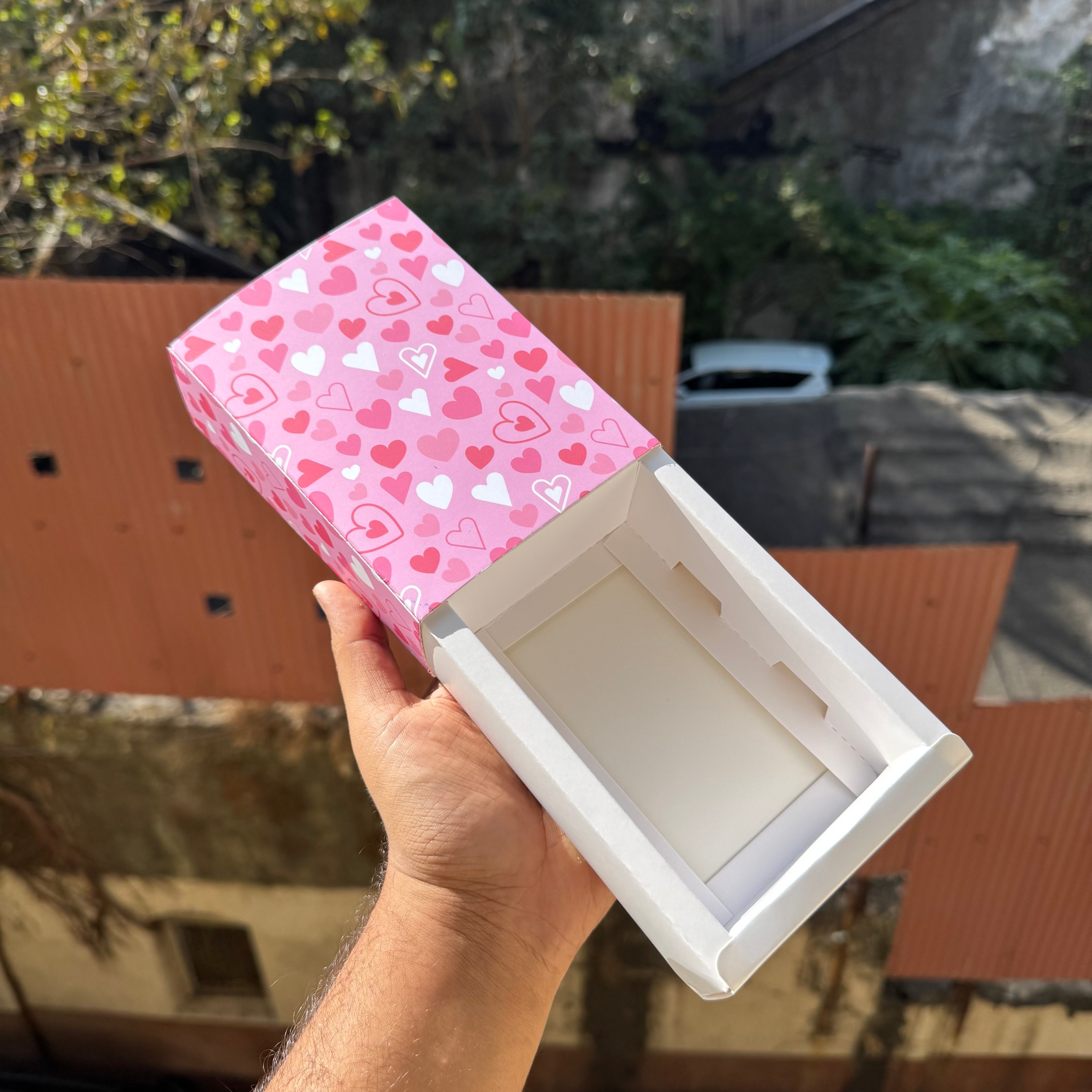 Valentine Premium Box For 2 Brownies / Candles and More (10pc)