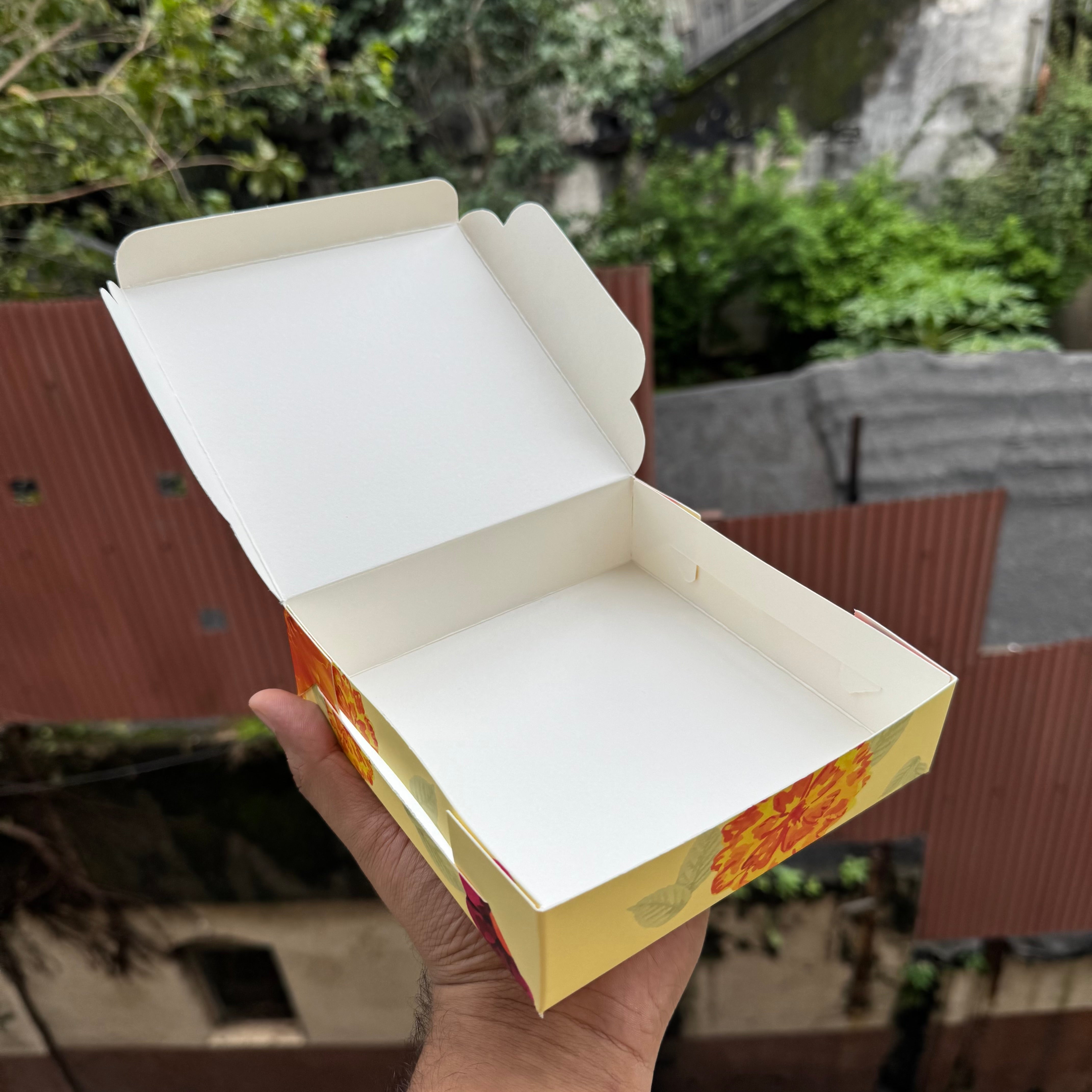 Kohinoor Collection 9cavity Size Box For 4 Brownie with Foil Detailing (10pc)