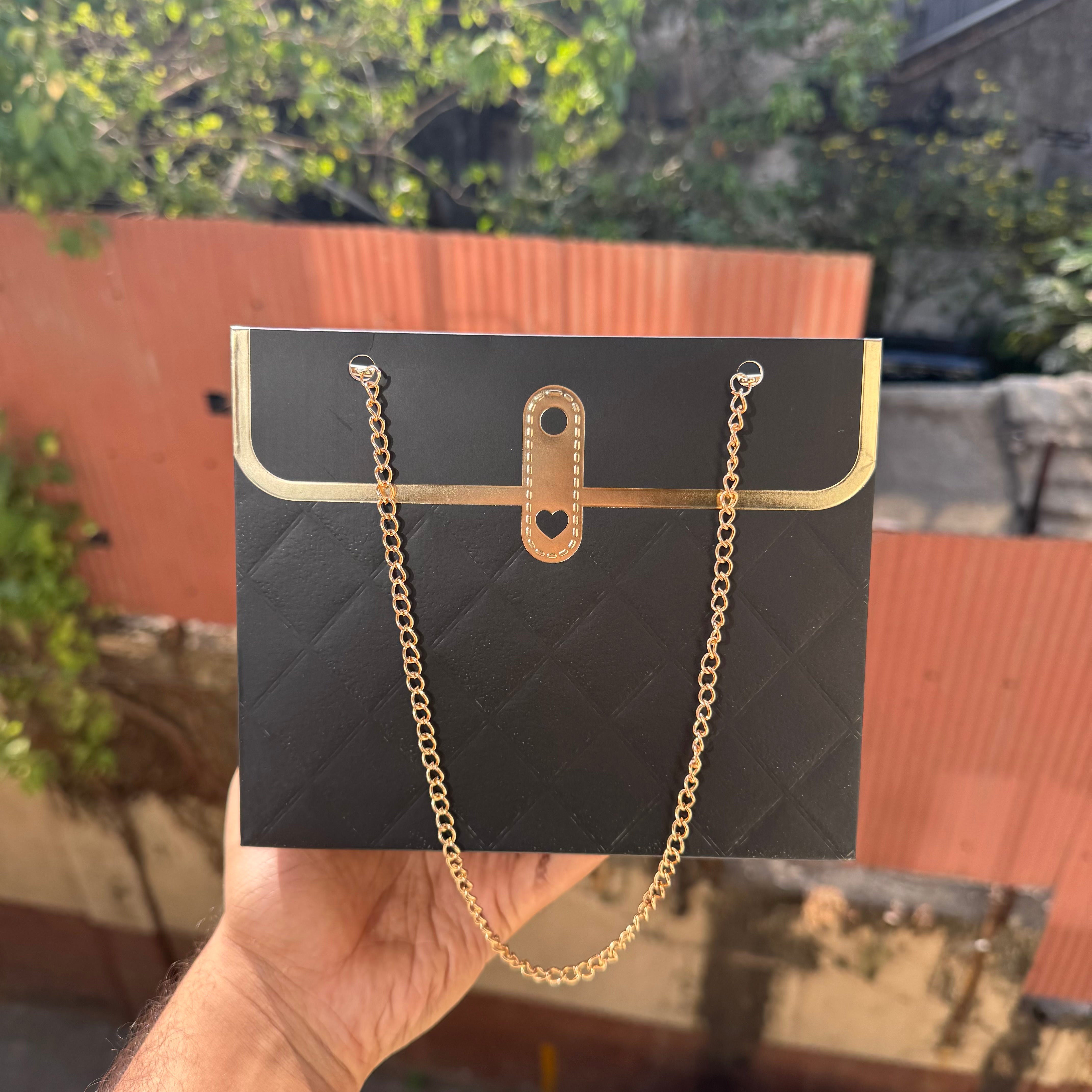 Candle Bouquet Premium Bag With Chain (4pc)