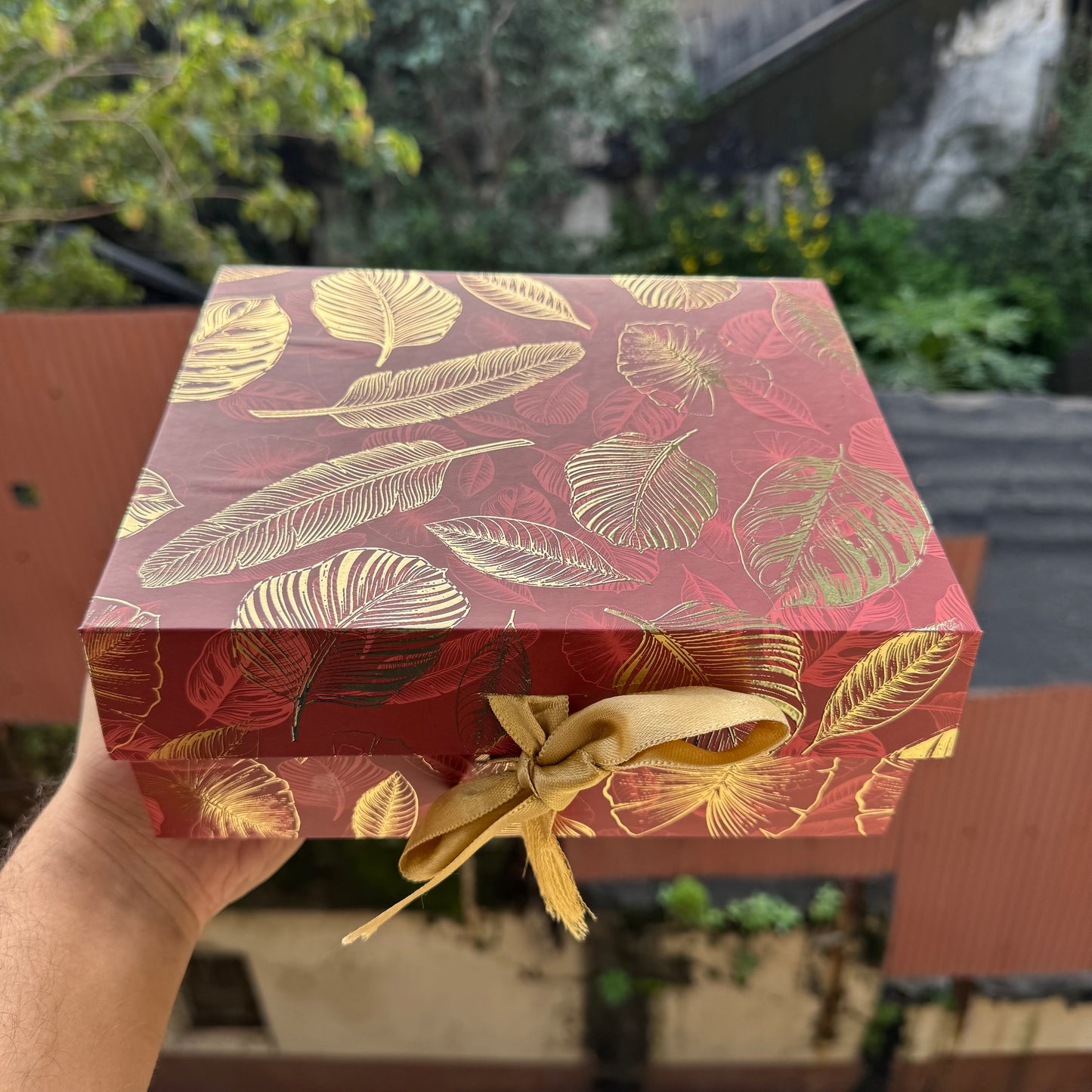 Festive Print Collapsible Ribbon Trunk Box