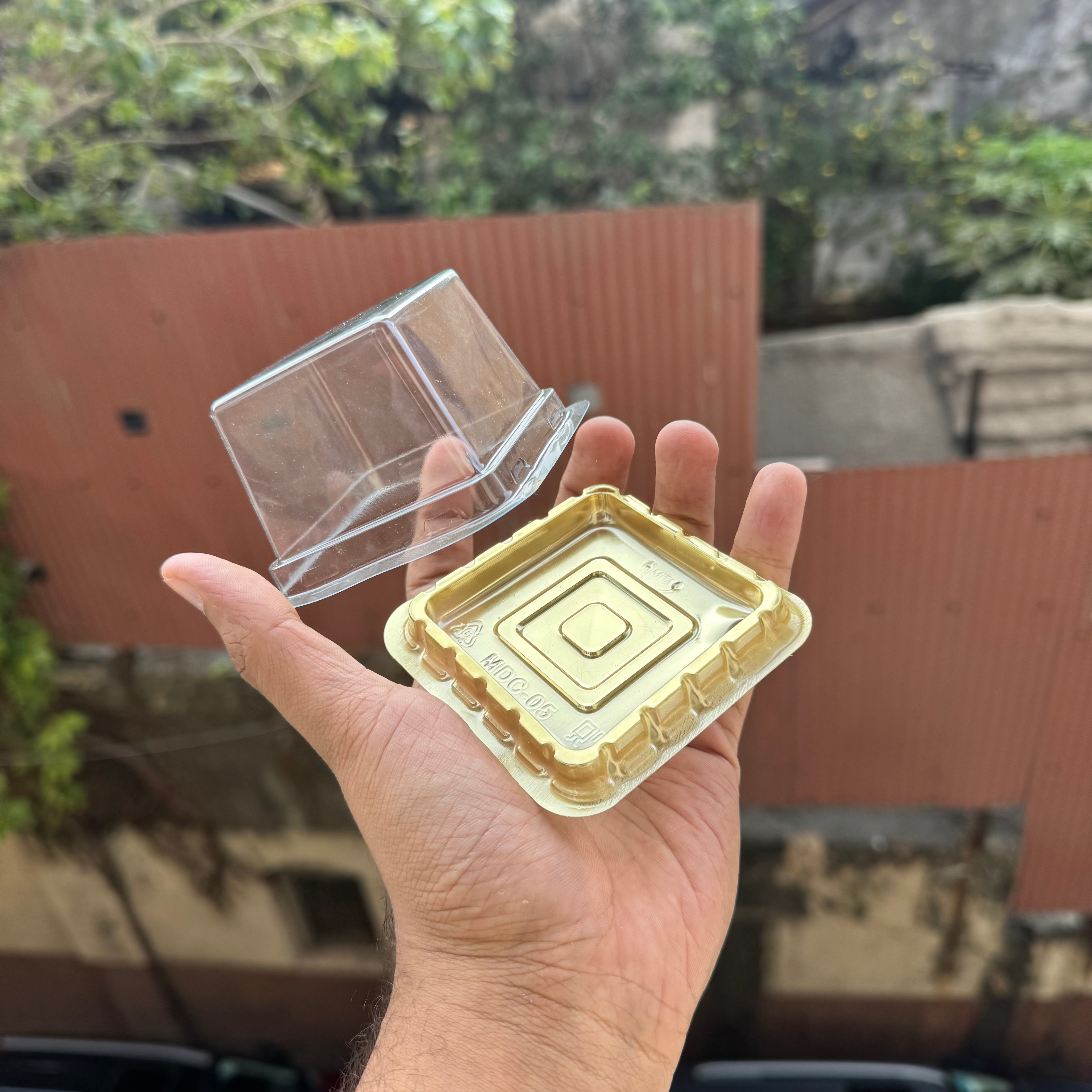 Golden Square Pastry Container (10pc)