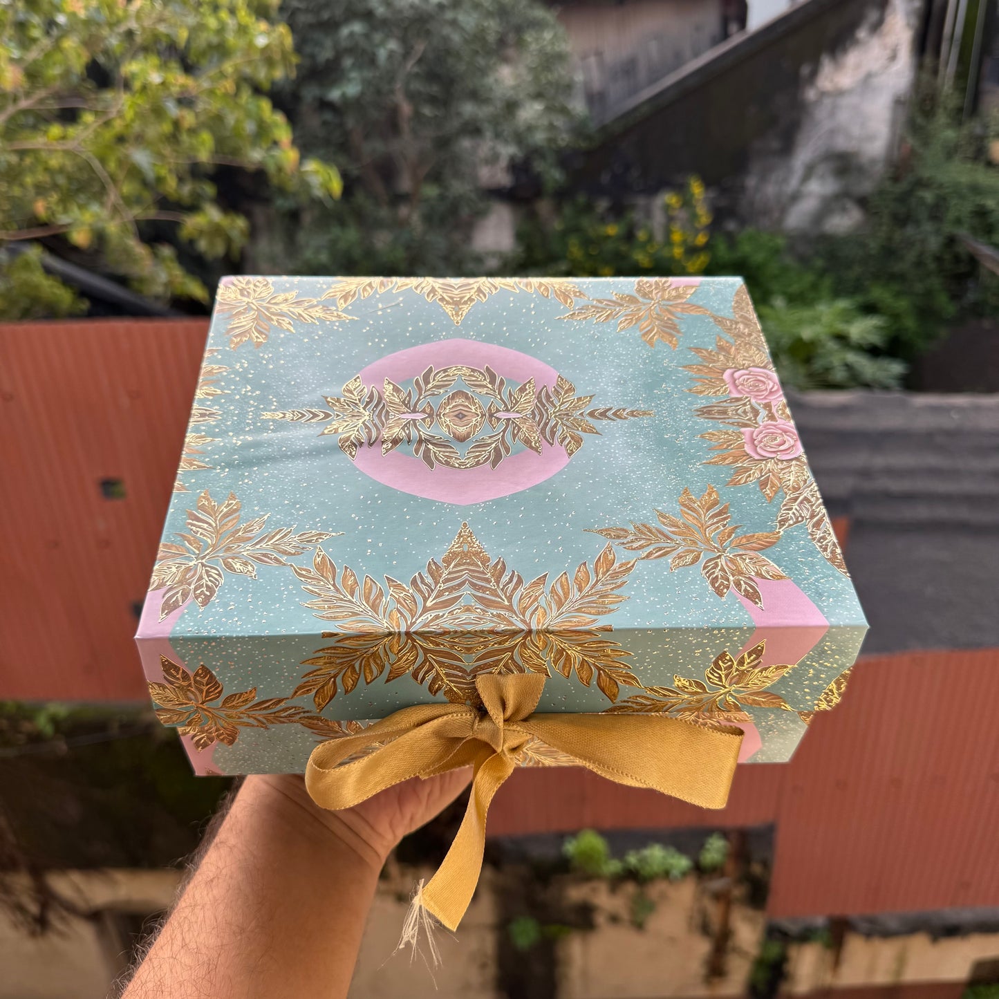 Festive Print Collapsible Ribbon Trunk Box