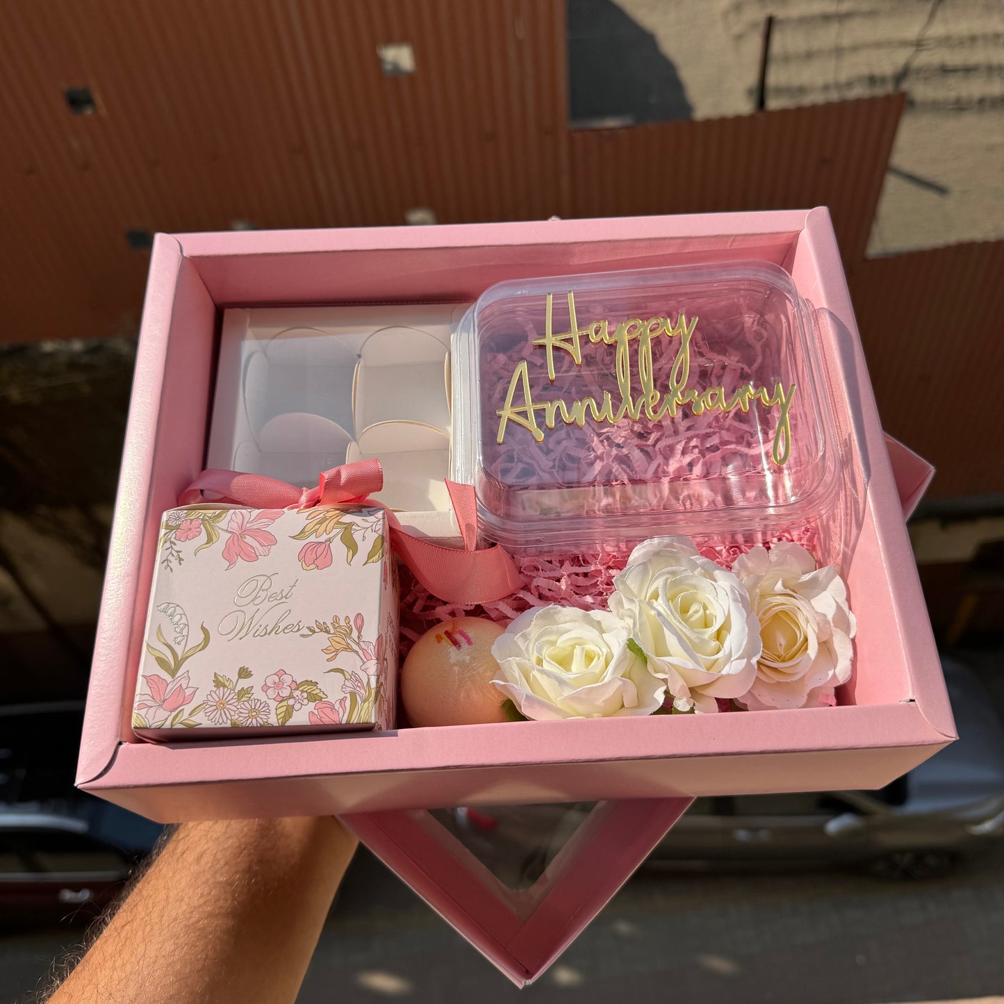 Shop The Look Hamper