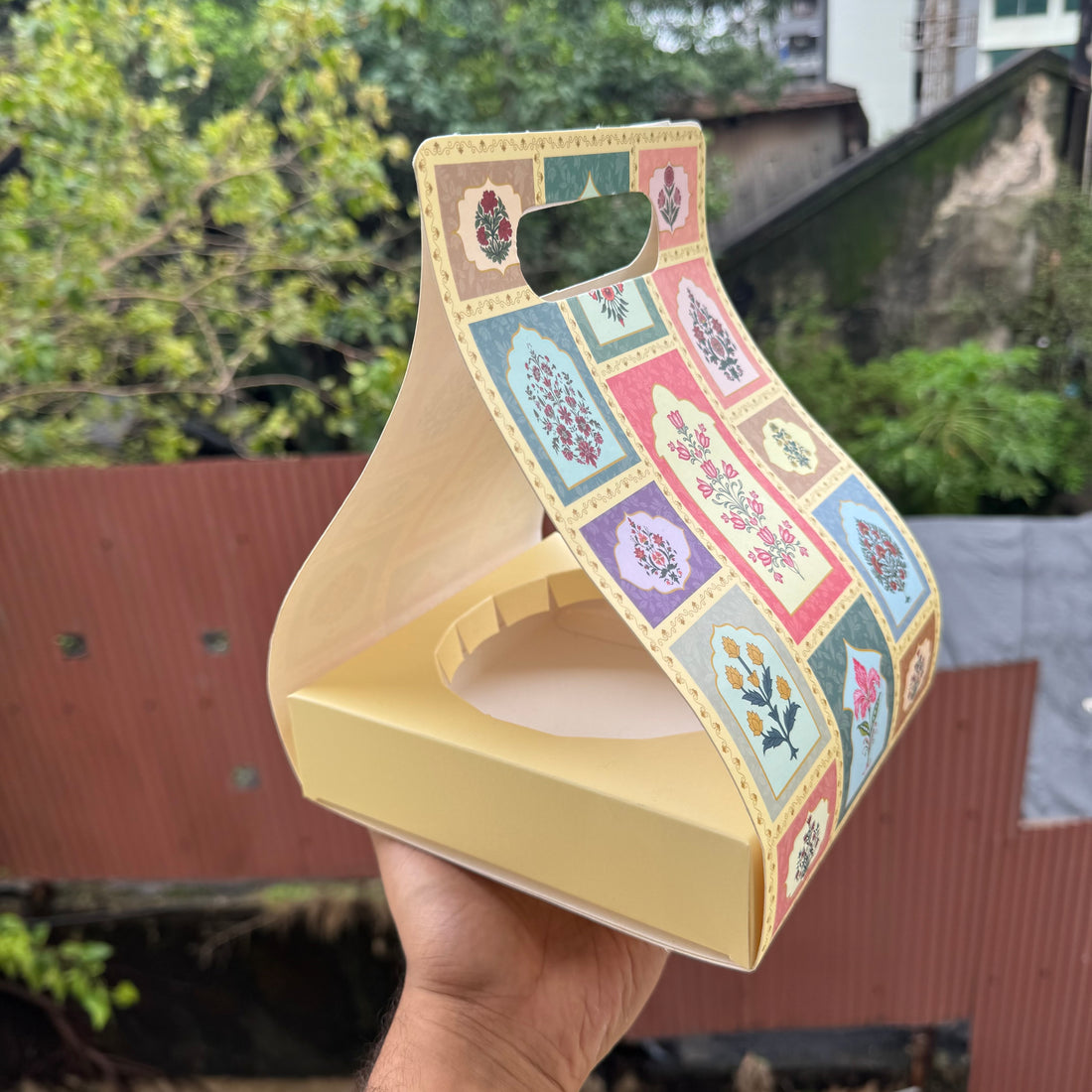 Festive Dream Tin Holder Premium Quality 1pc