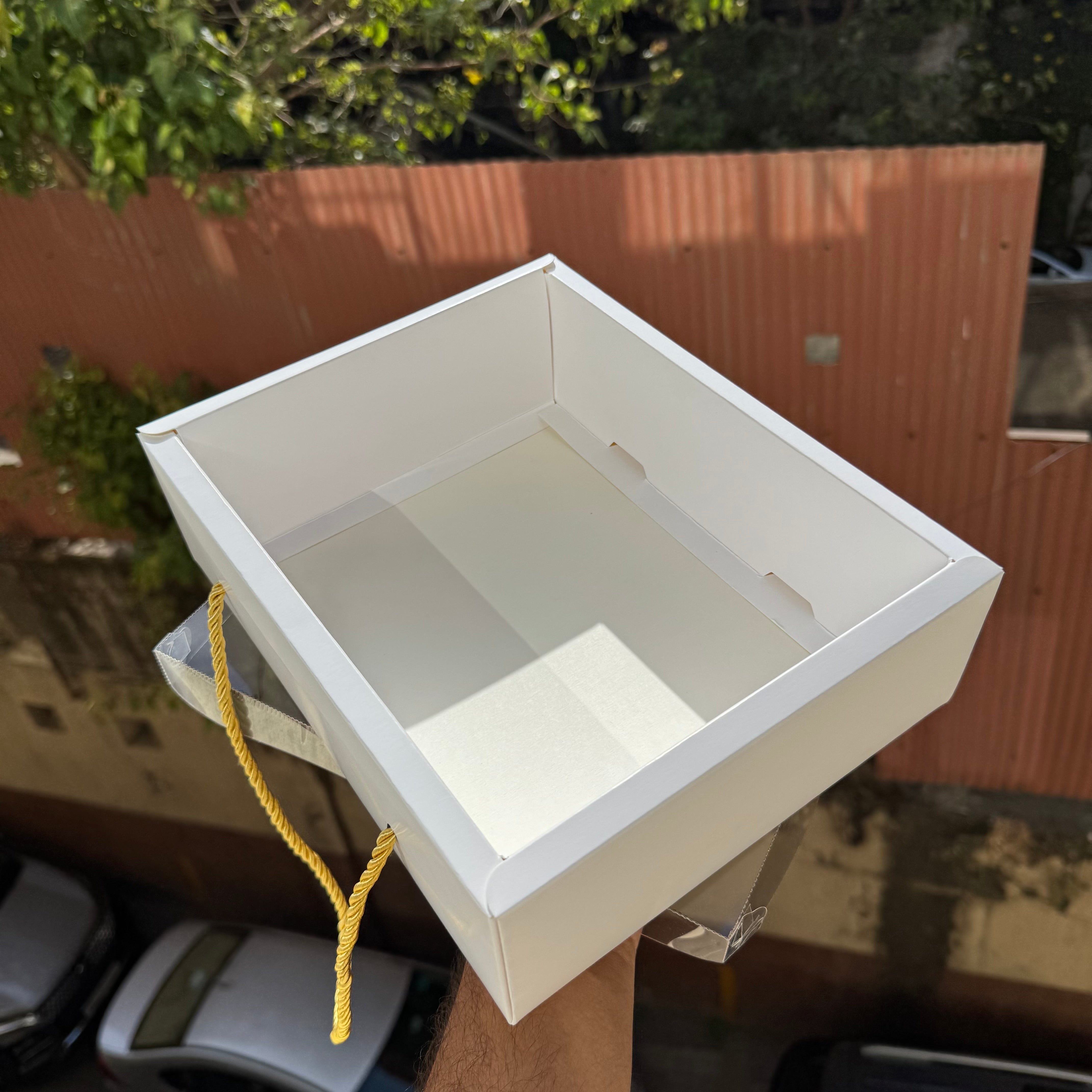 White Hamper Box With Transparent Lid And Handle (10pc)