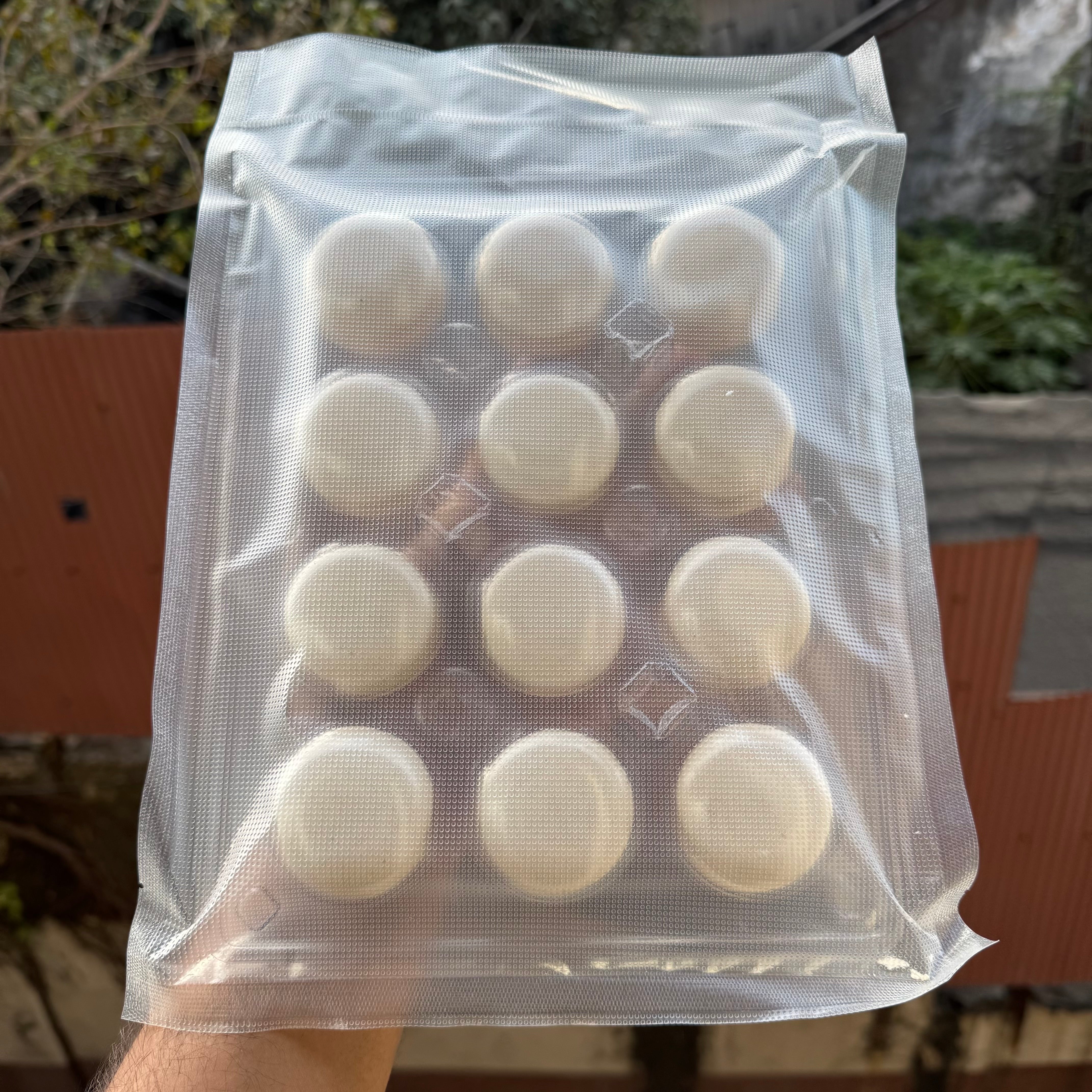 White Vegan Macaroon Shells Ready To Fill (12 macaroons)