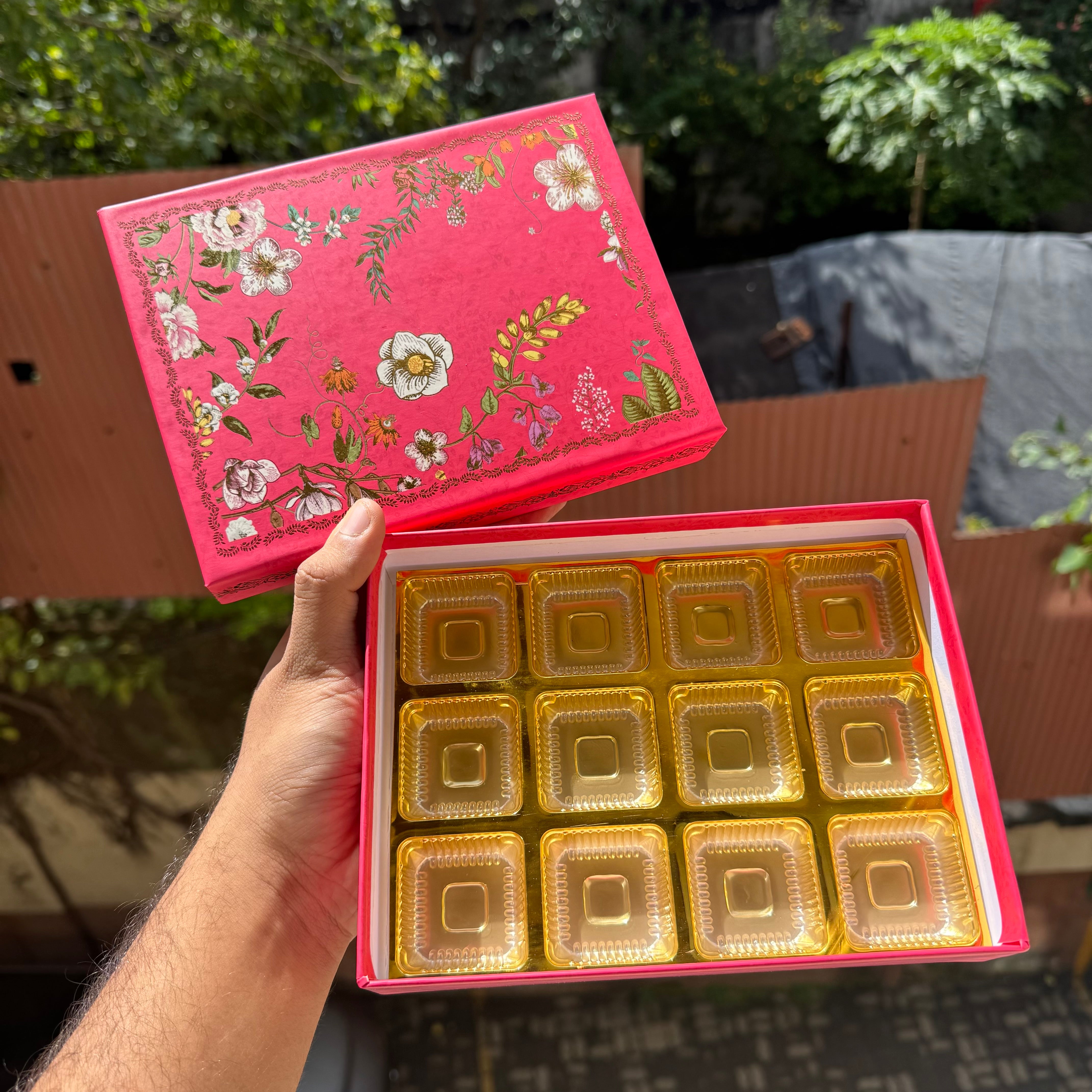 Rigid Top Bottom Box (12 cavity size) - 1pc | Gulab