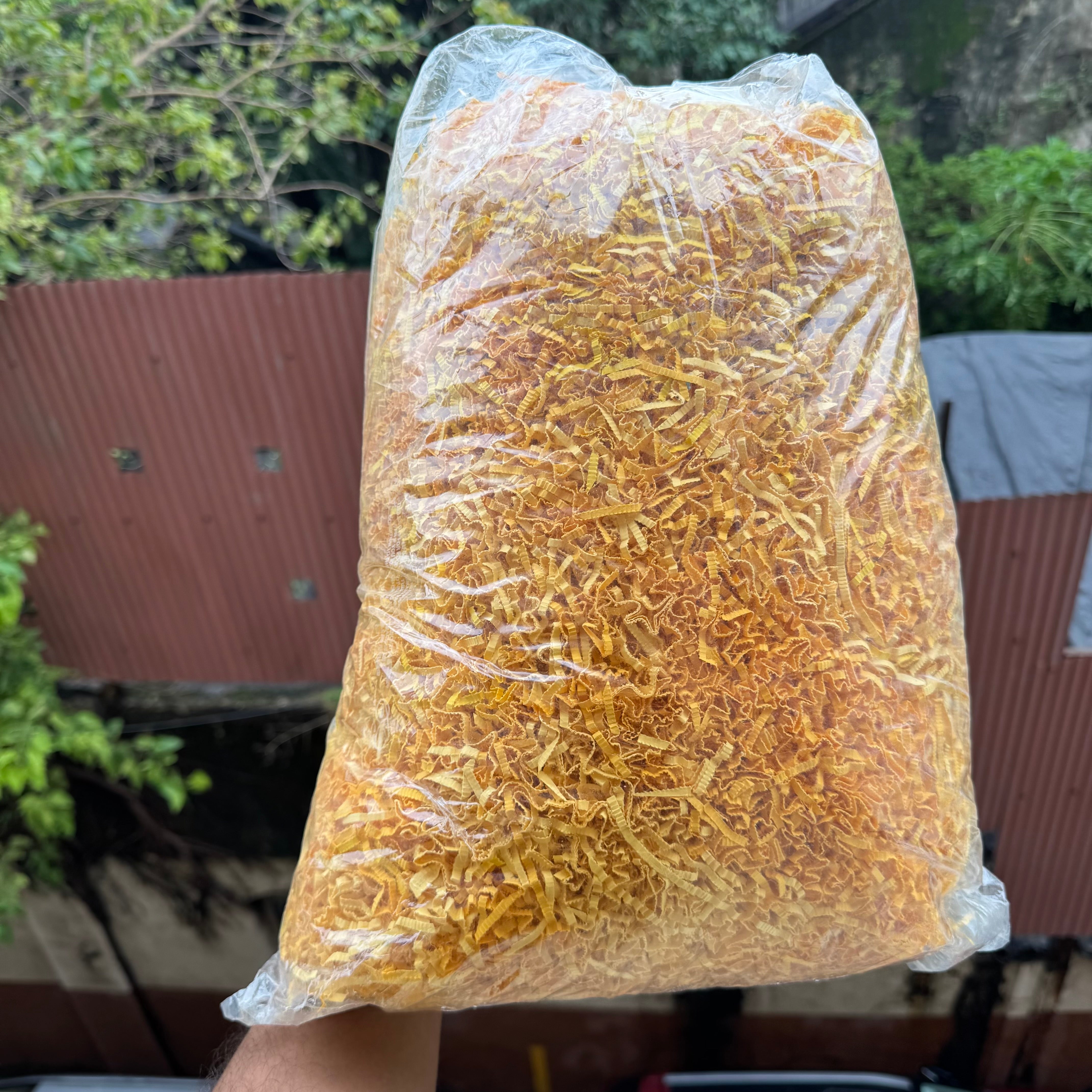1Kg Crinkle Paper Shred Yellow
