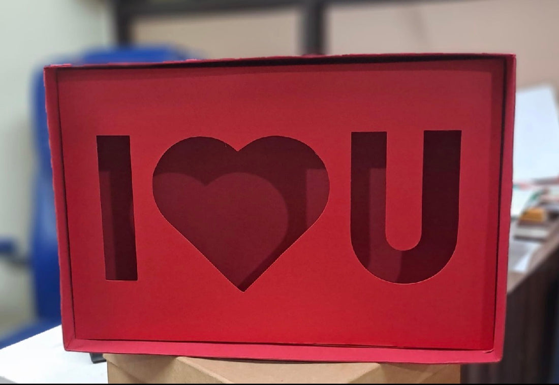 I ♥️ U - Monogram Valentine Hamper Box (1pc)