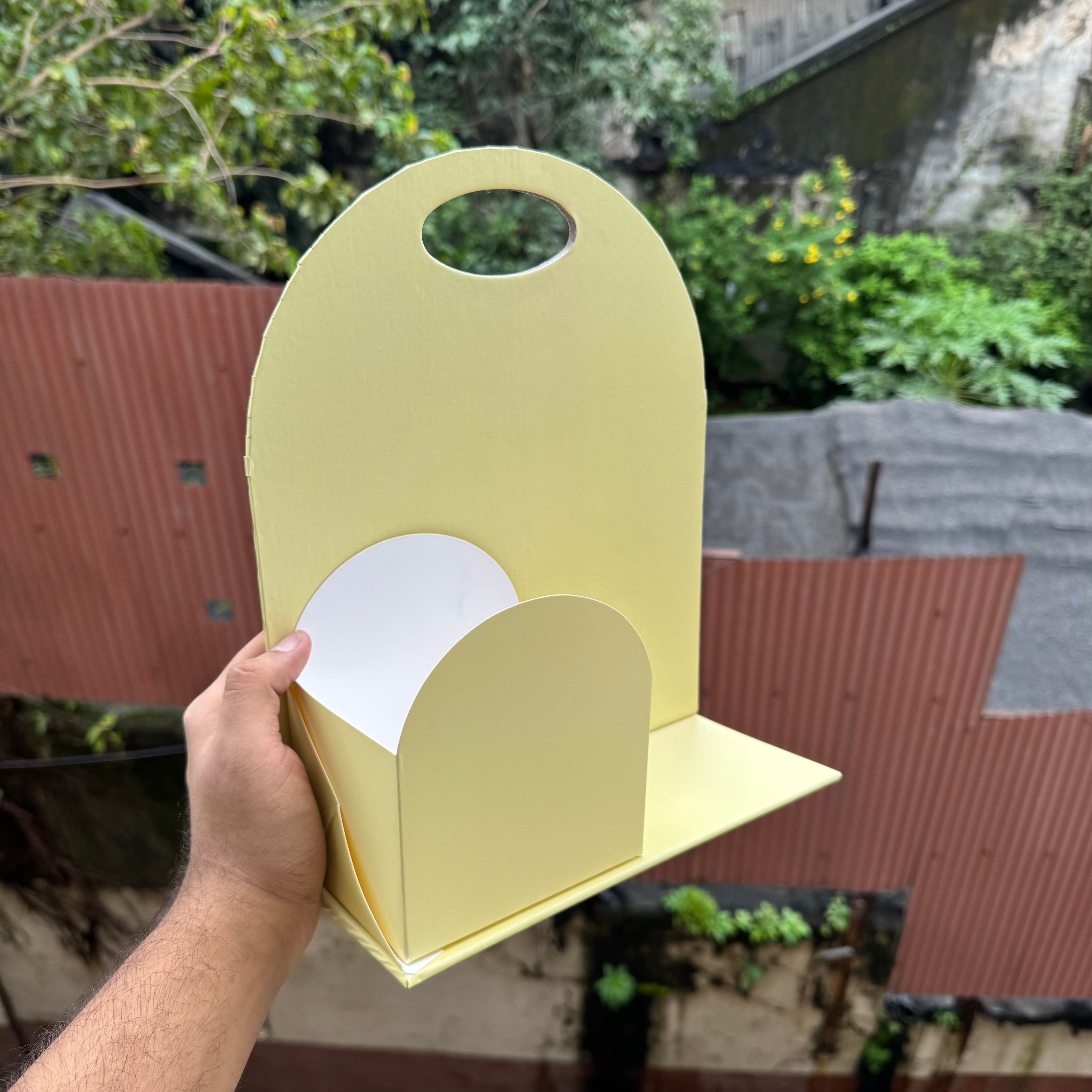 Collapsible Arch Stand Butter Yellow