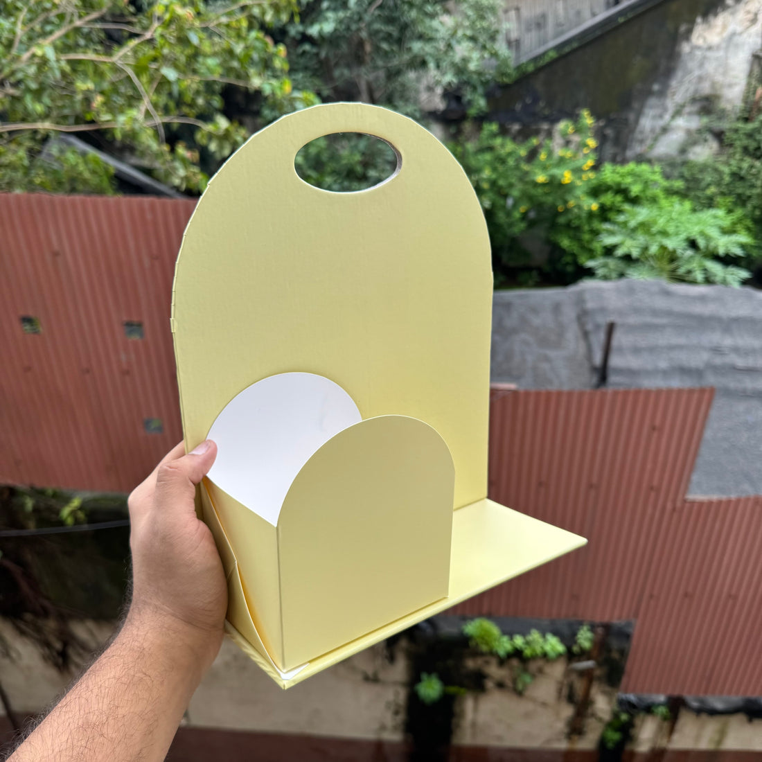 Collapsible Arch Stand Butter Yellow