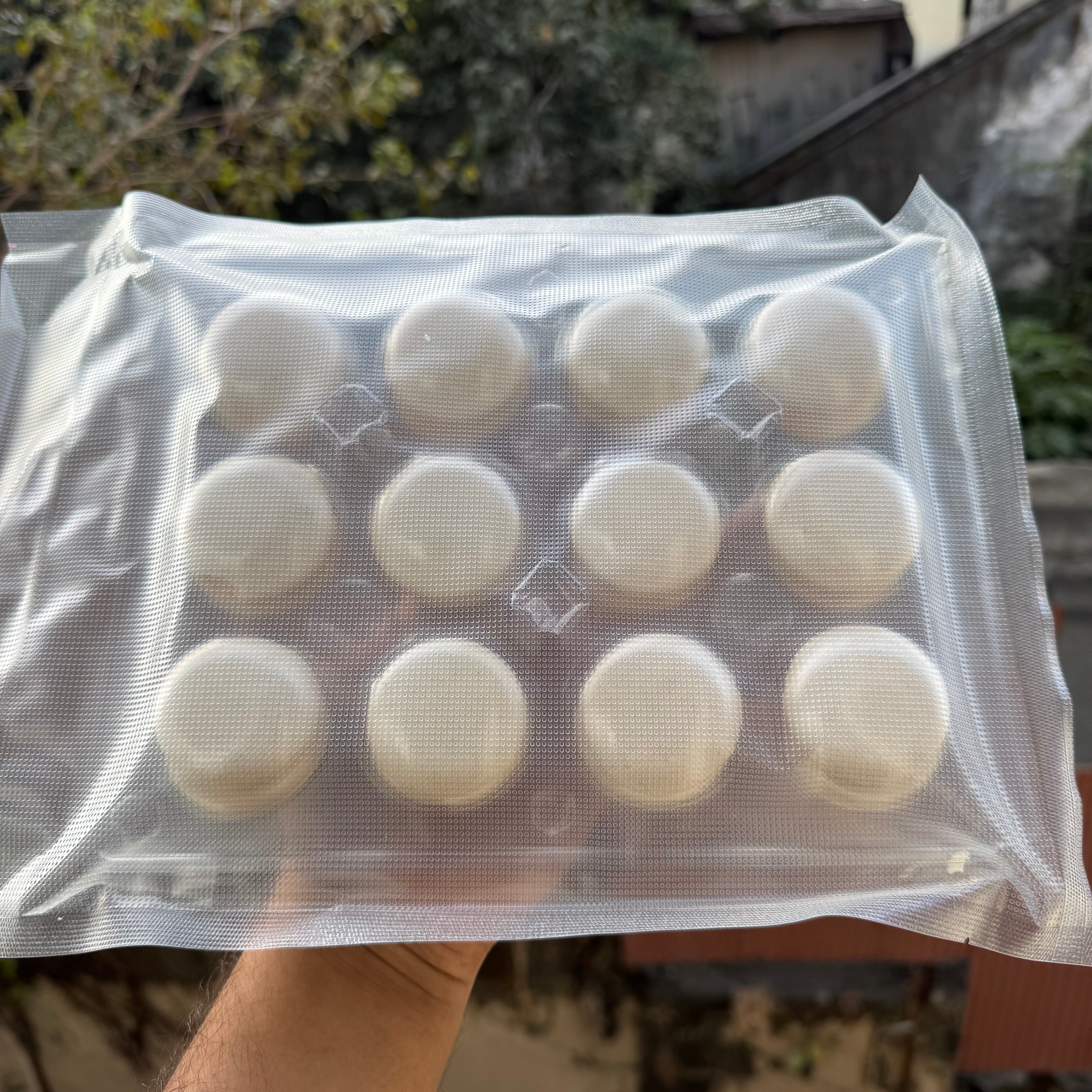 White Vegan Macaroon Shells Ready To Fill (12 macaroons)