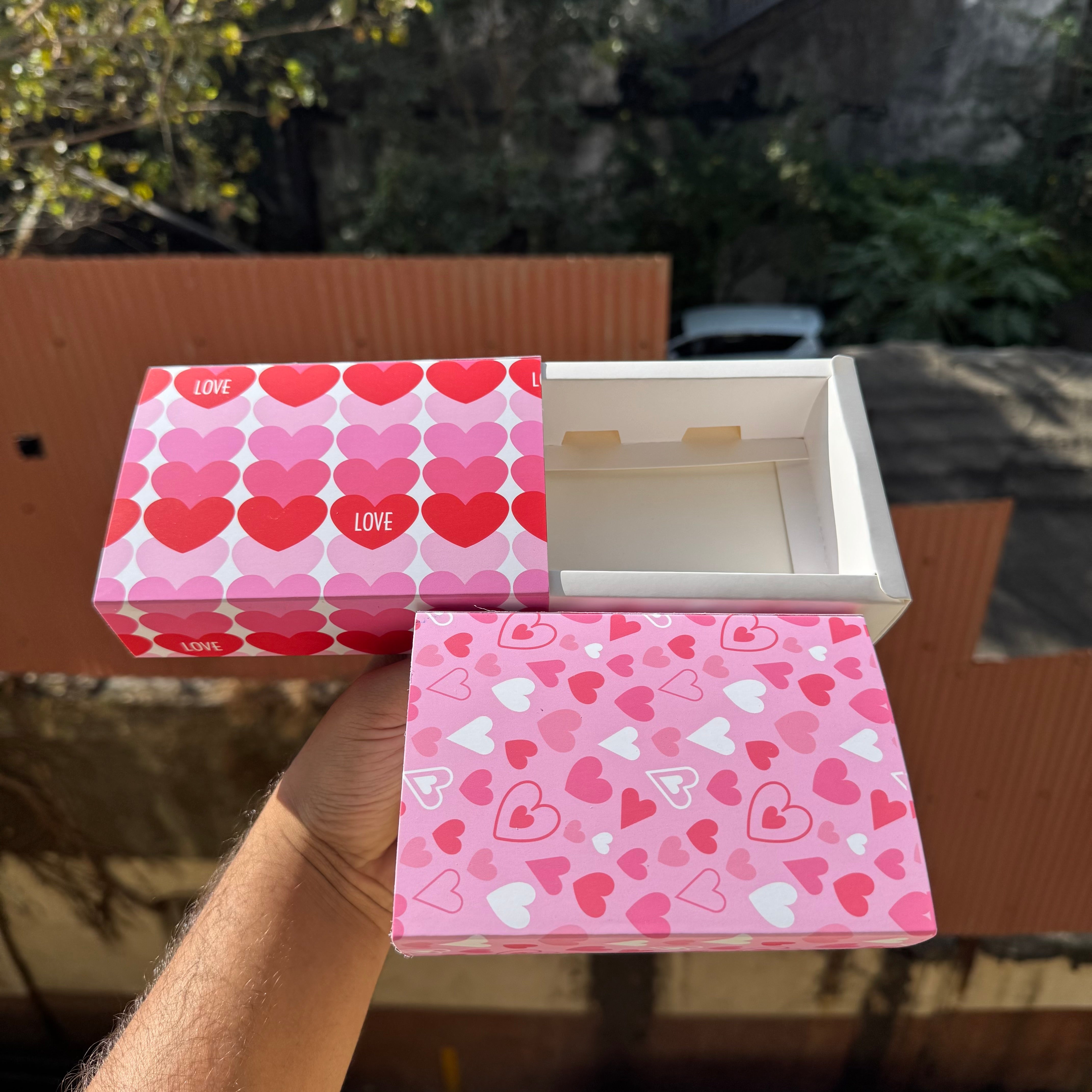 Valentine Premium Box For 2 Brownies / Candles and More (10pc)