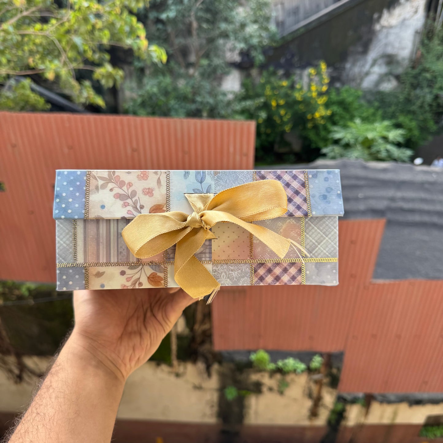 Festive Print Collapsible Ribbon Trunk Box
