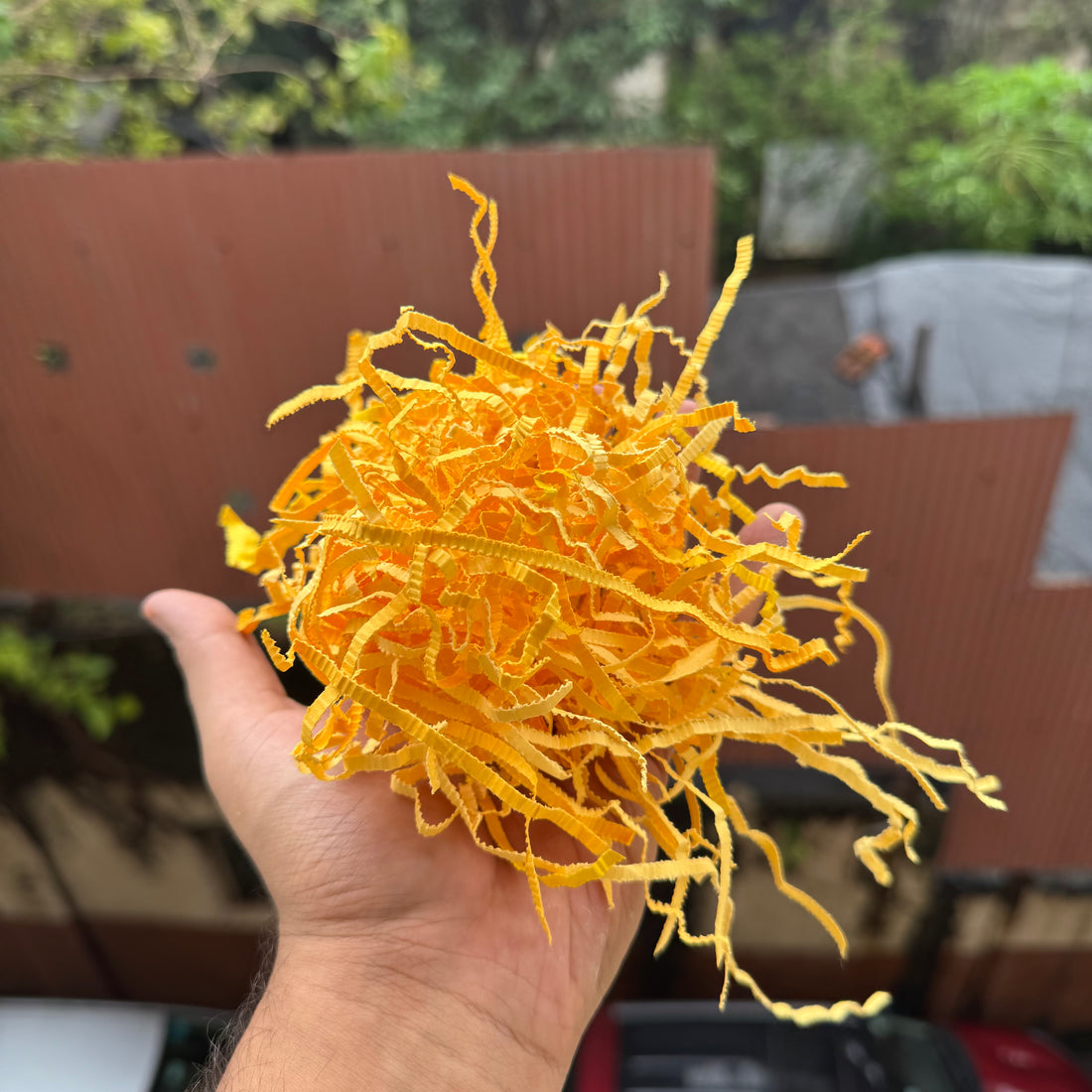 1Kg Crinkle Paper Shred Yellow