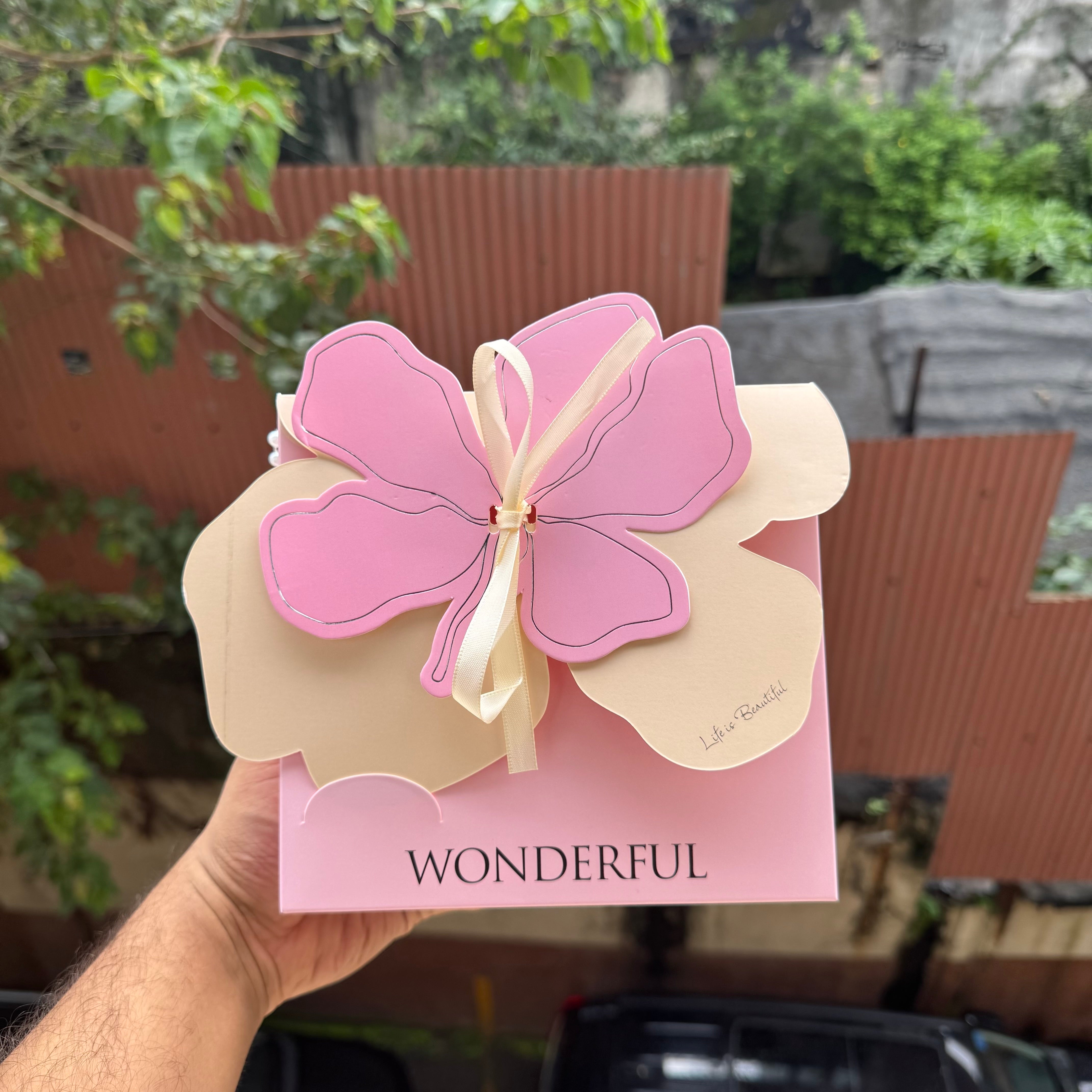 Exclusive Floral Hamper Bag With Pearl Detailing (8pc)