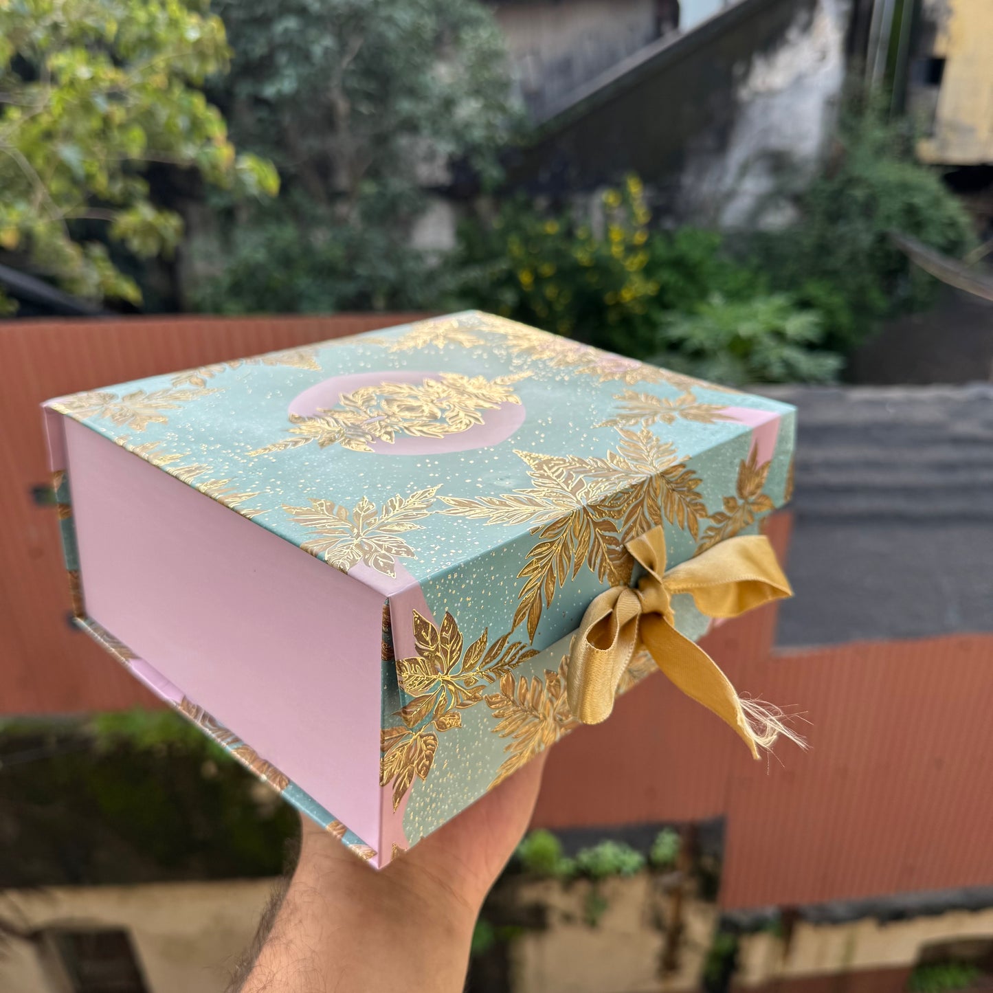 Festive Print Collapsible Ribbon Trunk Box