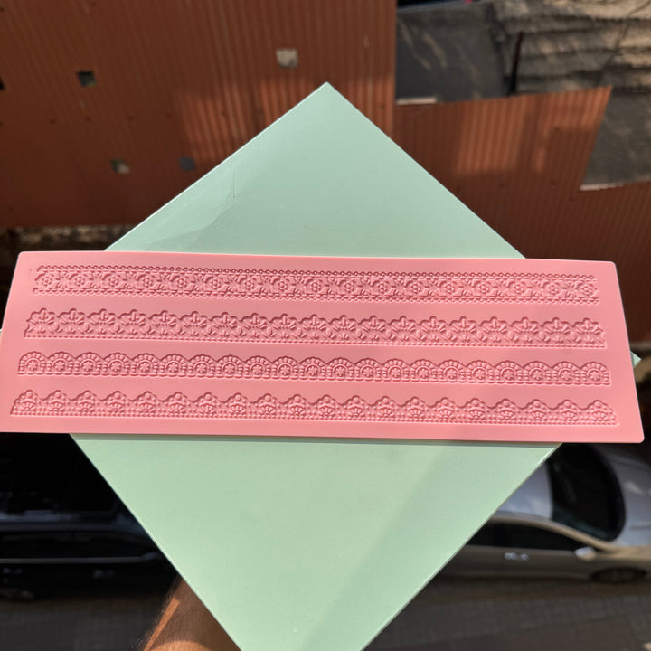 Lace Mat LBM381