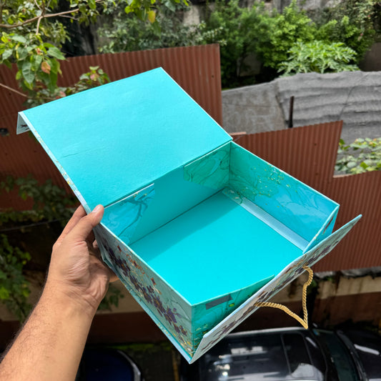 Bespoke Collapsible Hamper Boxes With Gold Foiling Detail and Handle