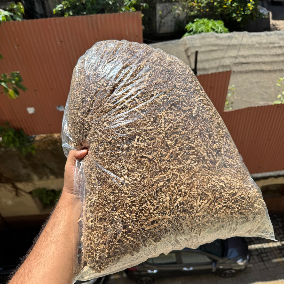 1Kg Crinkle Paper Shred Nutty Brown