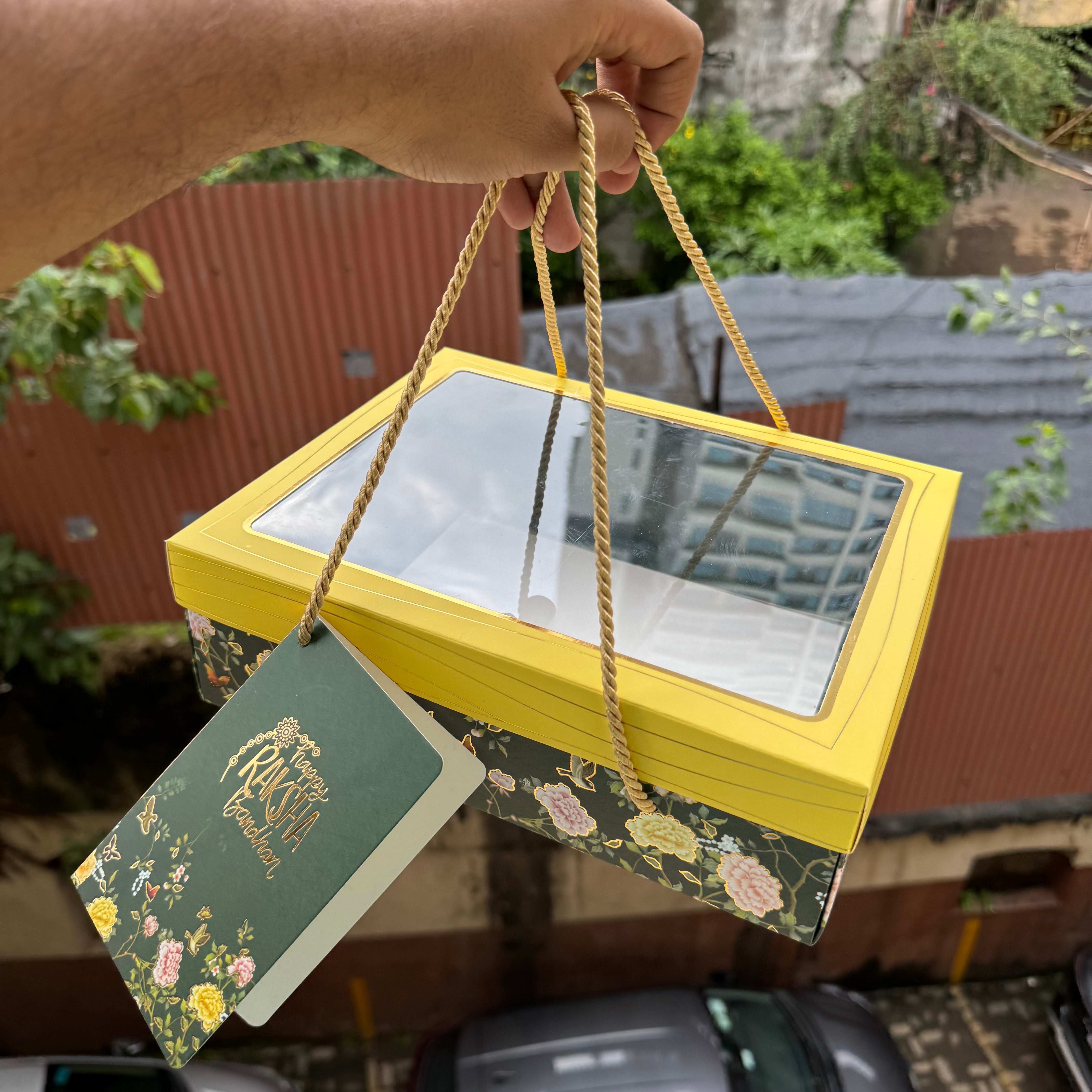 Rakhi Emerald Green Foiled Hamper Box With String and Card (10pc)