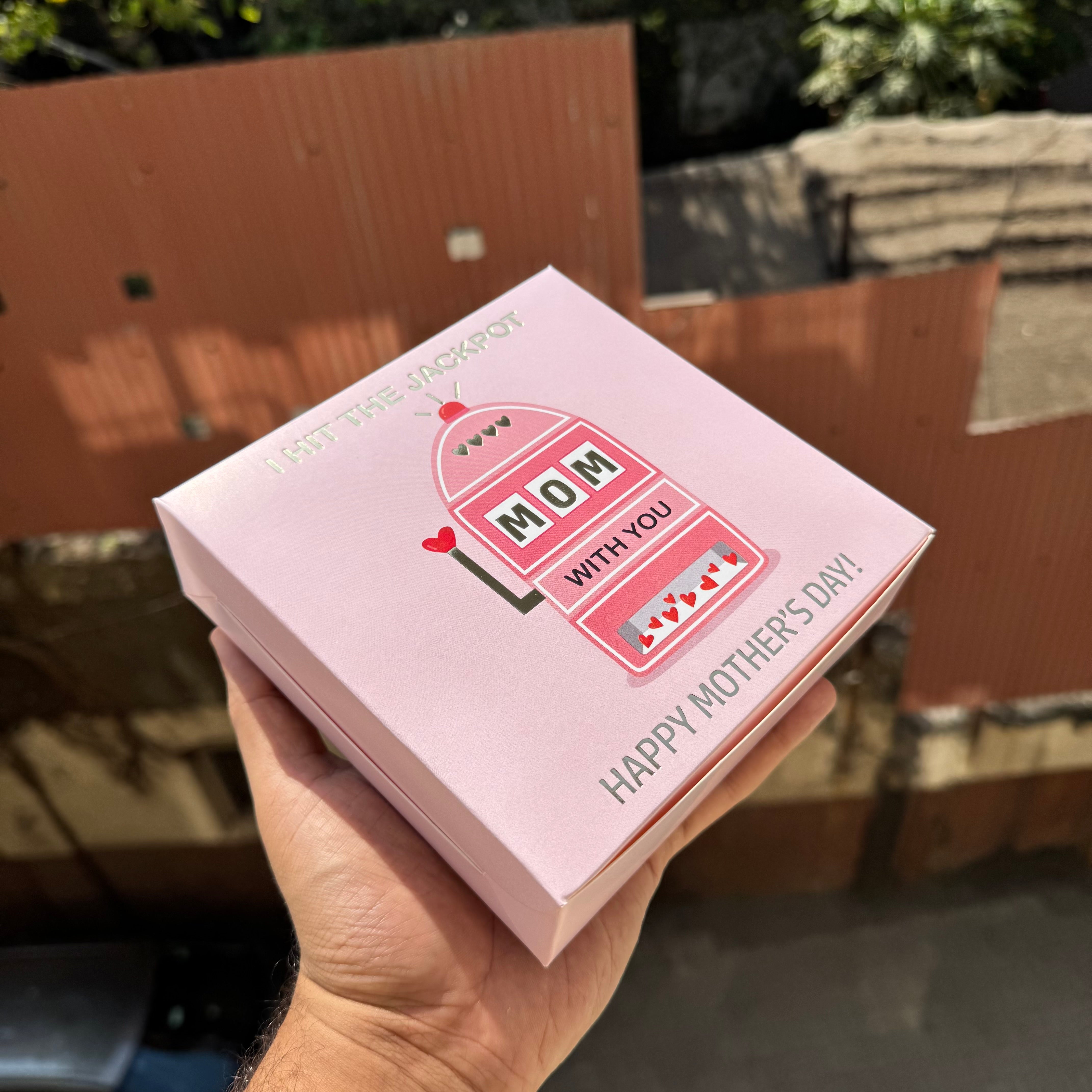 Mothers Day Box - 4 brownie , candle , cookies , jewellery (10pc)