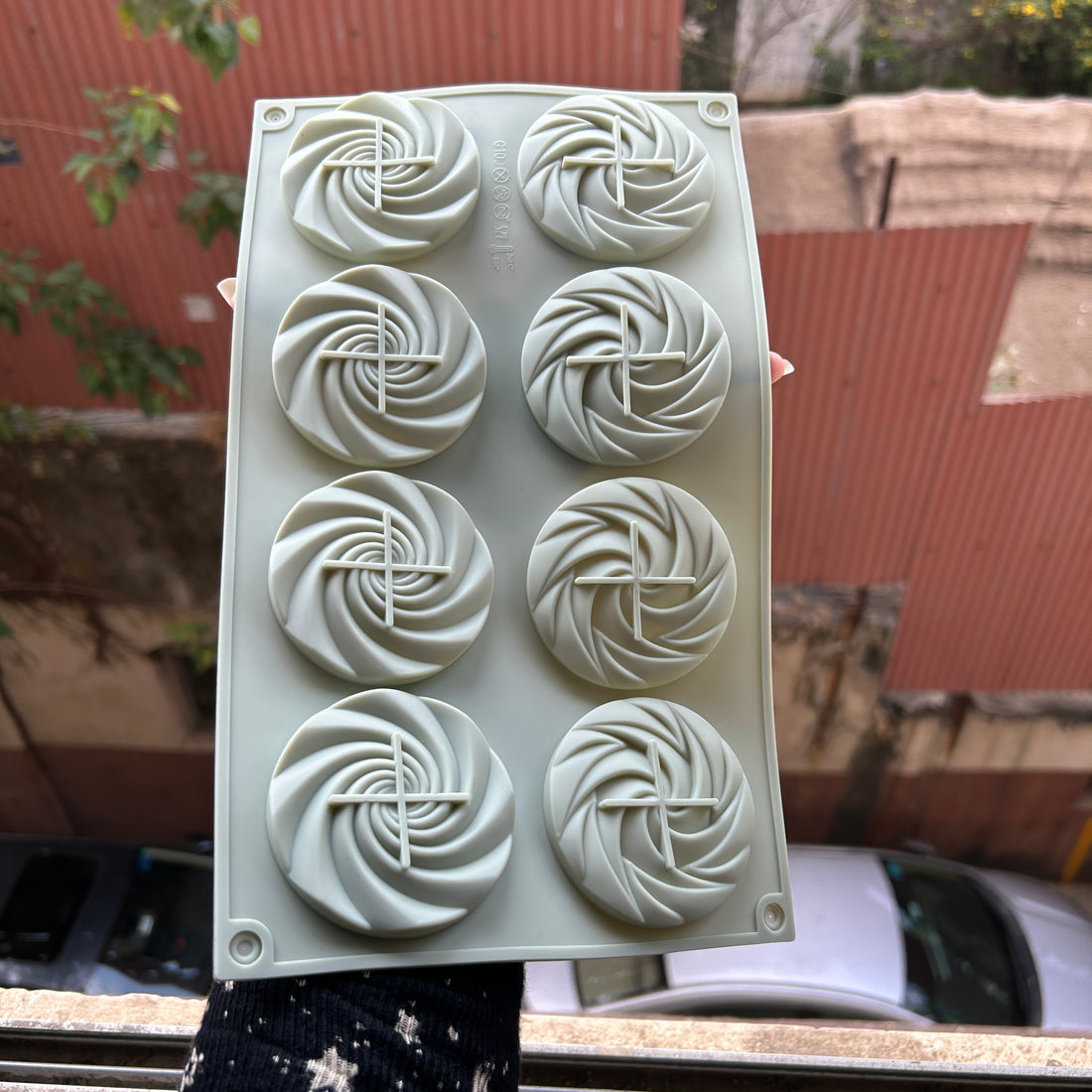 Swirl Entrement Mould