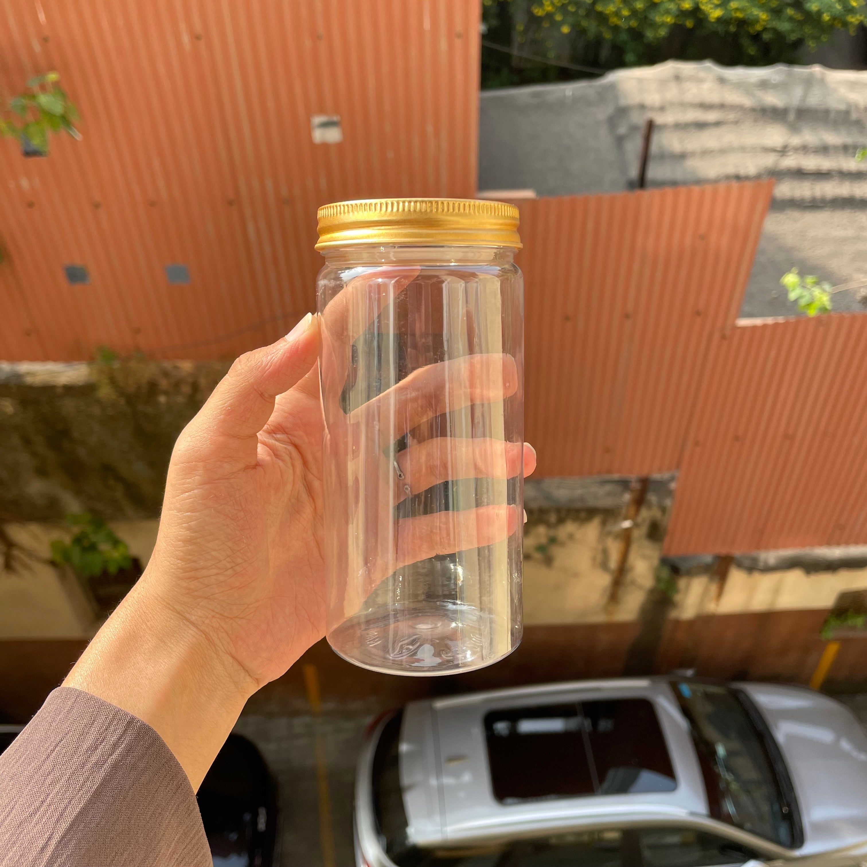 Plastic Jars With Gold Cap (200ml)