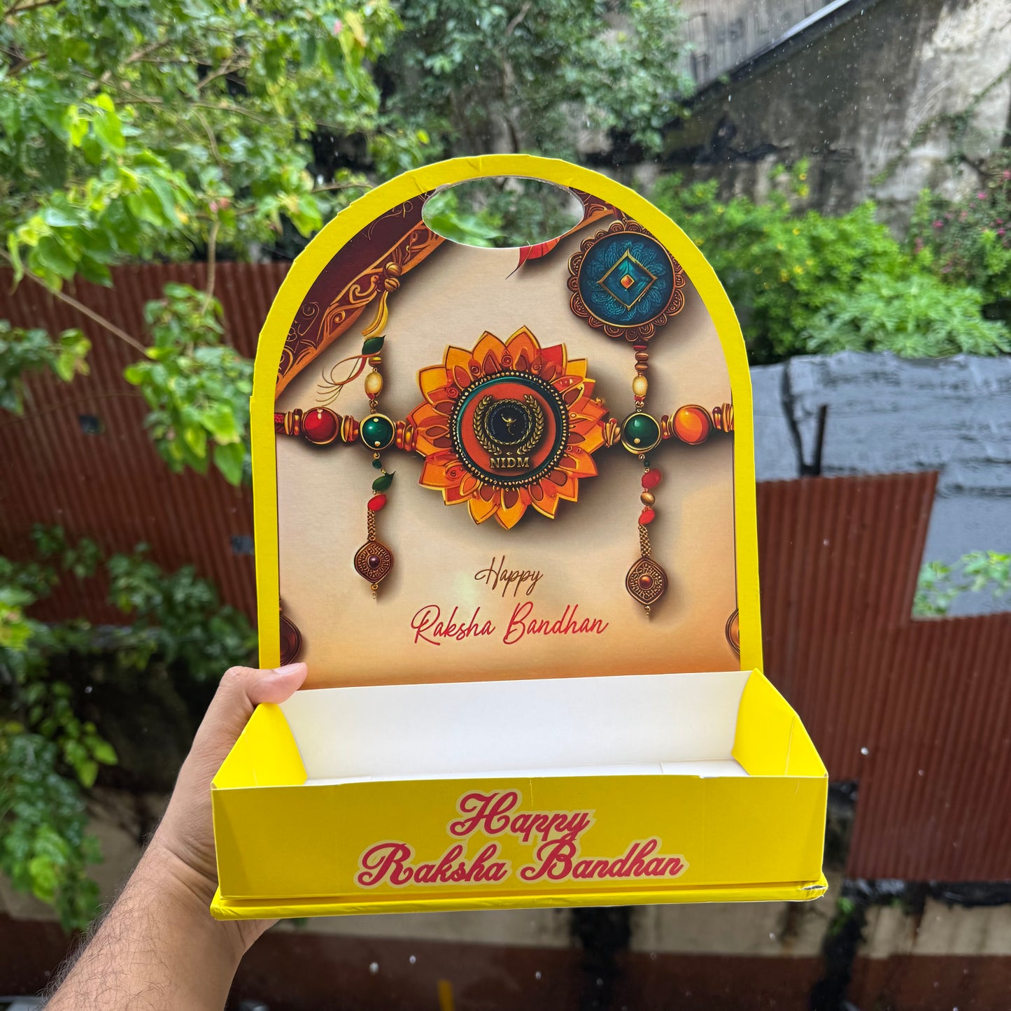 Collapsible Rakhi Hamper Stand