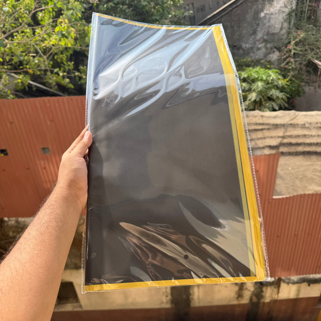 Bouquet Wrapping Sheet - Gold Border - Black (20 sheets)