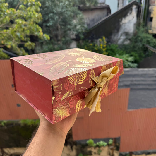 Festive Print Collapsible Ribbon Trunk Box