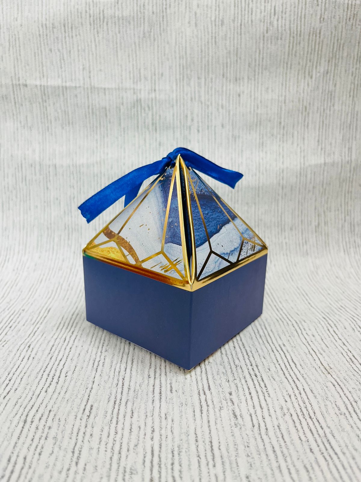 Pretty Diamond Box For Chocolates / Jewellery / Candles (10pc) includes ribbon