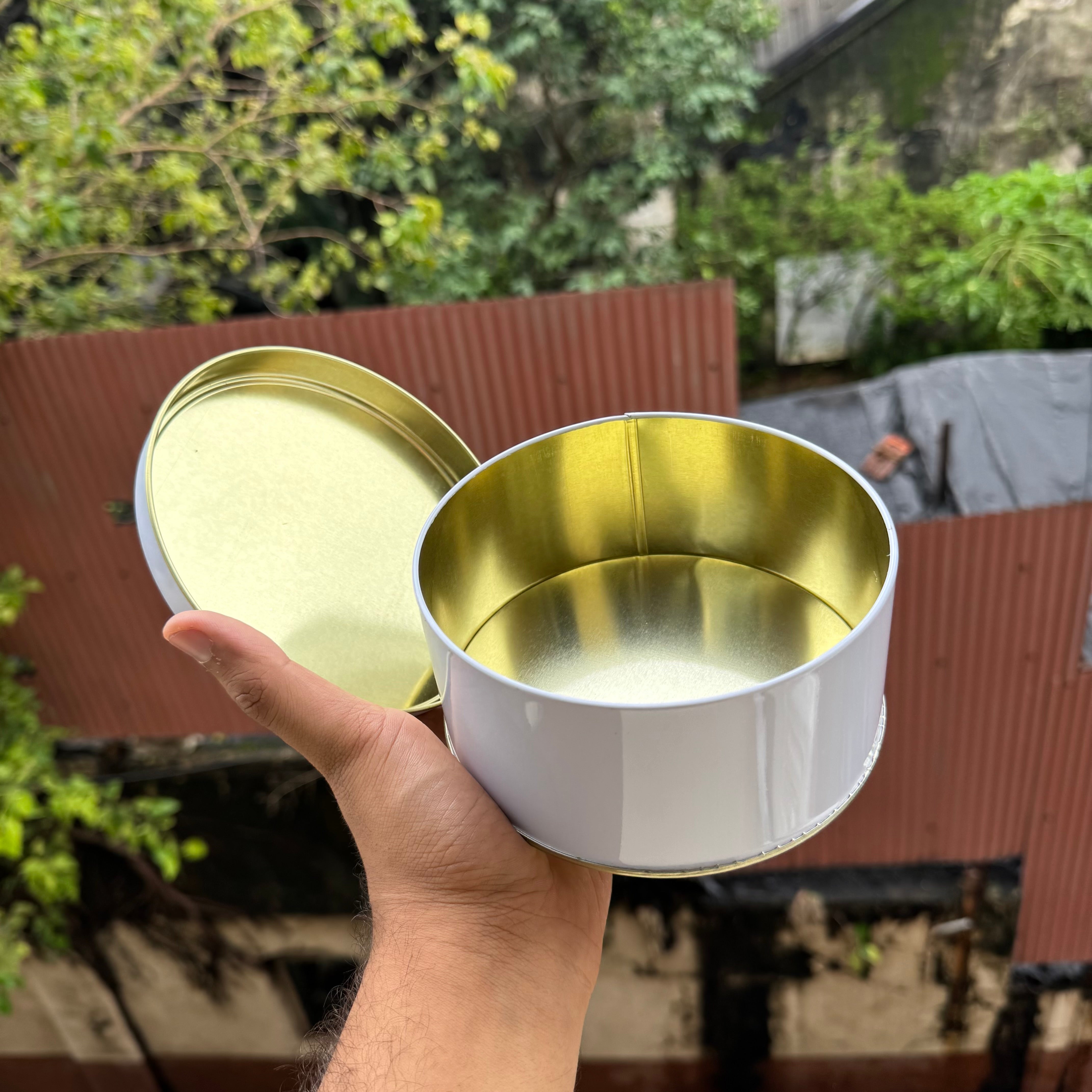 White Dream Tin New - Arife.Aesthetics